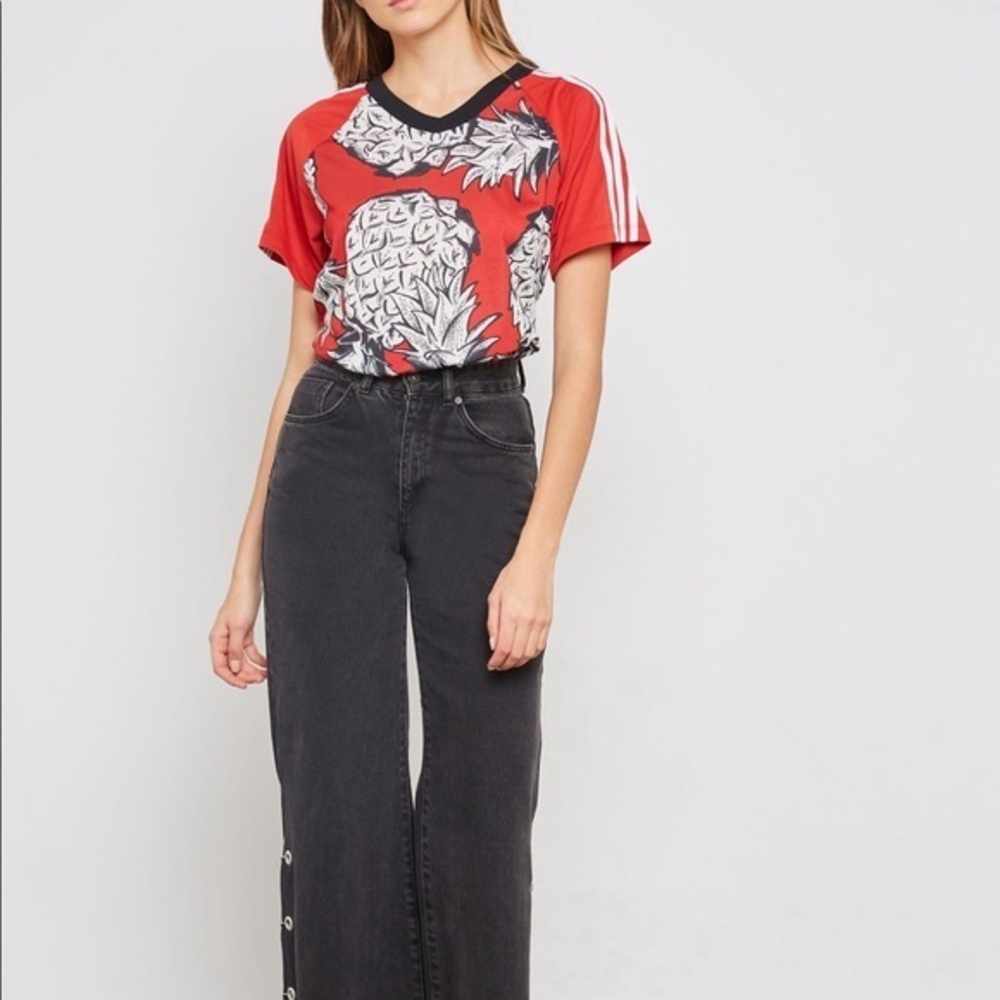 Adidas 3 stripes Tee